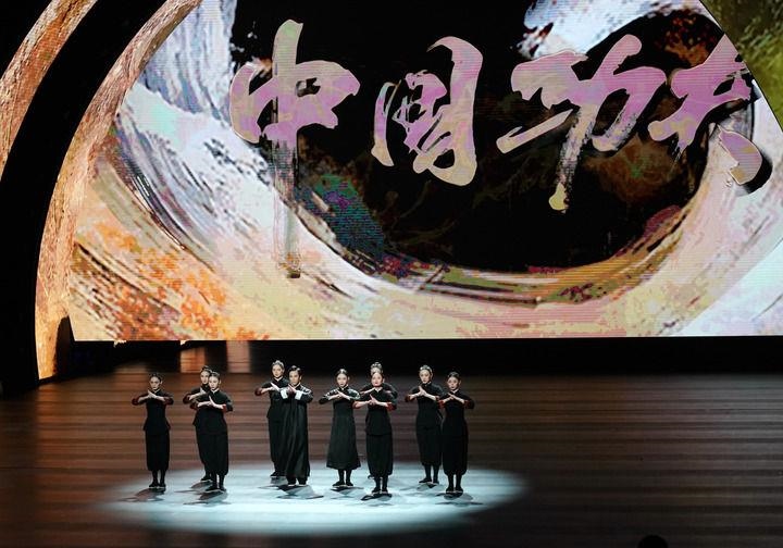 2024年9月19日，演職人員在北京文化論壇專場文藝演出中表演舞劇《詠春》。