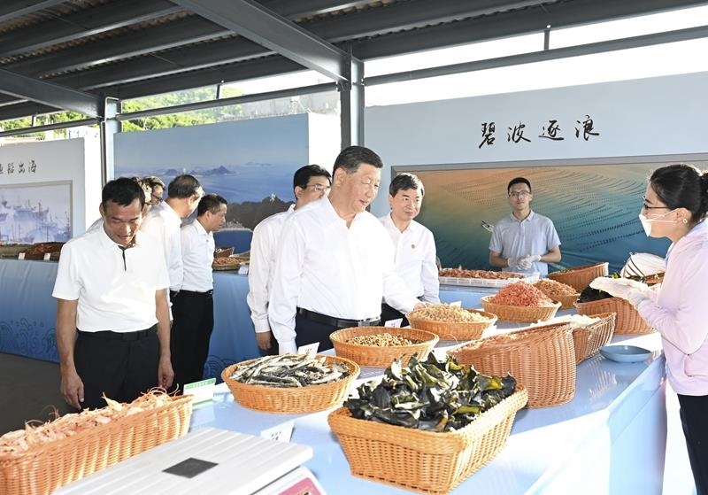 △2024年10月15日，習近平總書記在福建省漳州市東山縣陳城鎮(zhèn)澳角村考察。