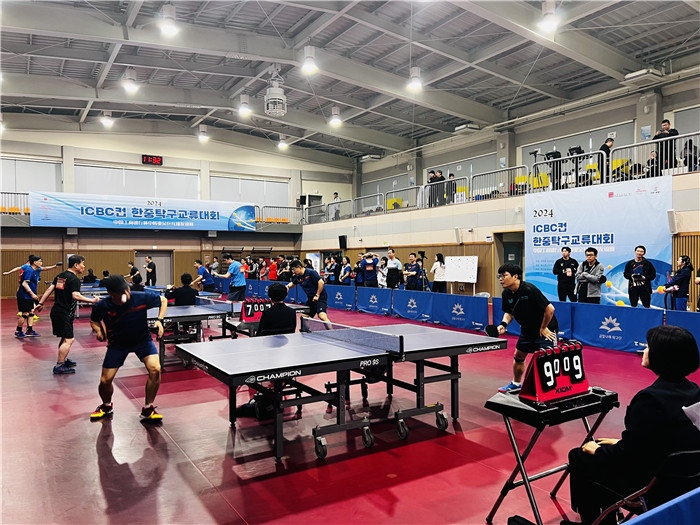圖為中韓業(yè)余乒乓球友誼賽現(xiàn)場(chǎng)。 首爾中國(guó)文化中心供圖