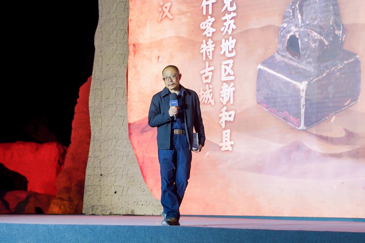 陳凌在“何以中國(guó)·五星出東方”網(wǎng)絡(luò)主題宣傳活動(dòng)現(xiàn)場(chǎng)演講。人民視頻供圖