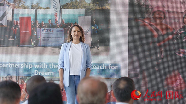 奇瑞南非公司全國市場經理維倫·彼得森發(fā)言。人民網 張茜攝