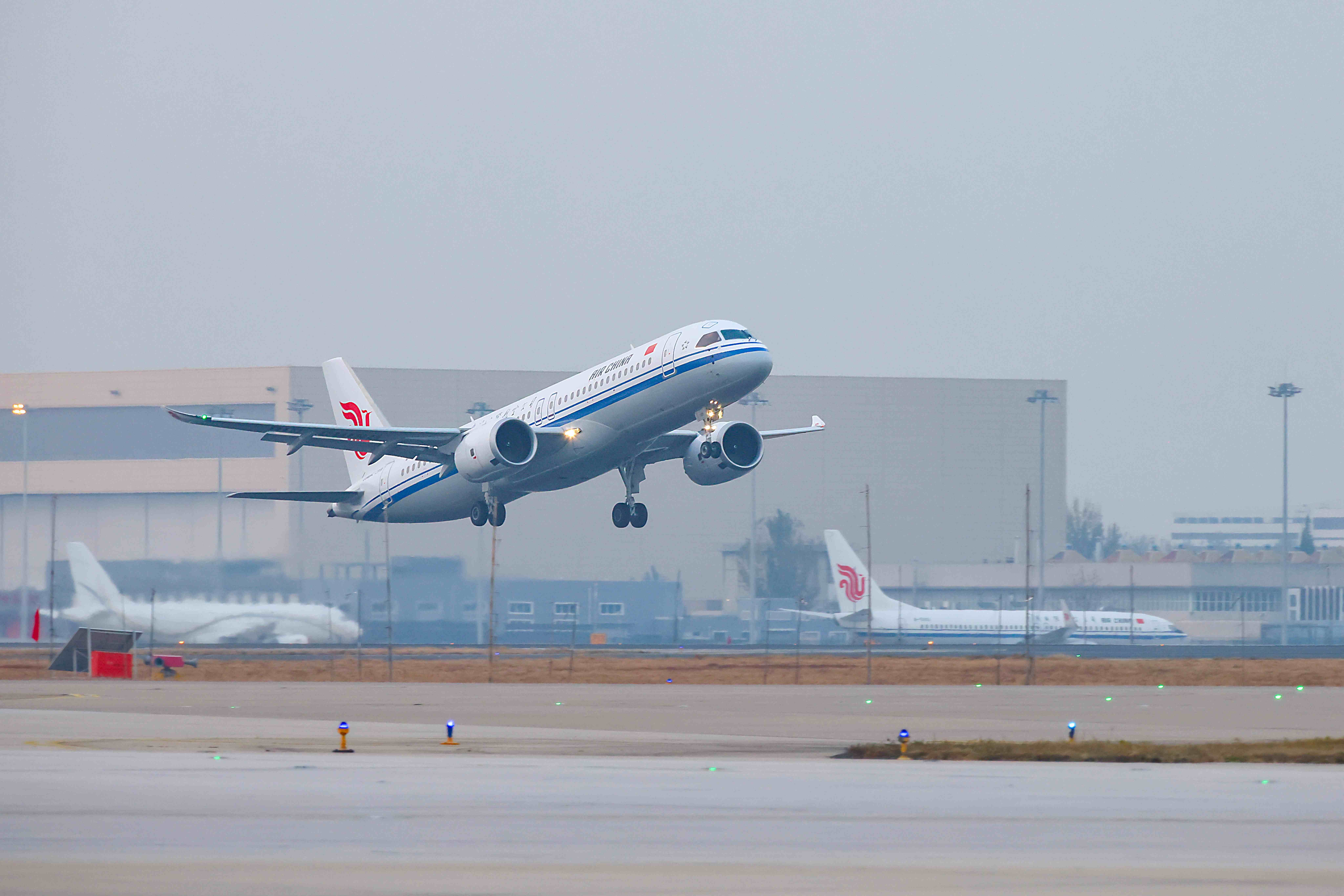飛機(jī)從北京首都國際機(jī)場起飛，航向澳門。受訪方供圖