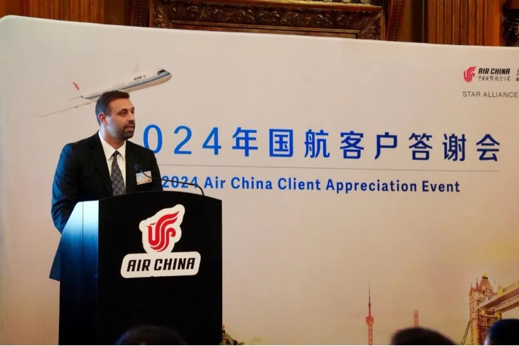 英國48家集團俱樂部主席杰克·佩里發(fā)表致辭。吳若鳴攝