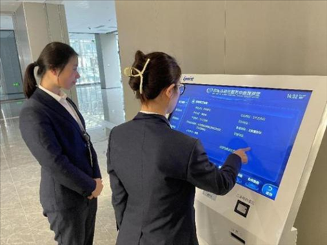 督查專班查看事項(xiàng)覆蓋“全不全”辦事流程“通不通”。 圖片來源：江蘇南通啟東市數(shù)據(jù)局