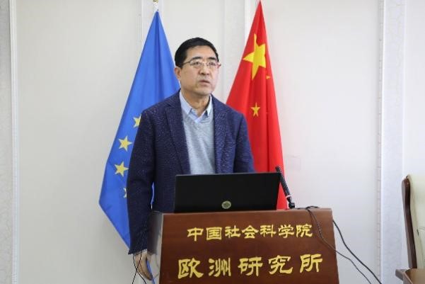 中國社會科學院歐洲研究所所長、《歐洲發(fā)展報告（2023～2024）》主編馮仲平研究員致辭。吳迪攝