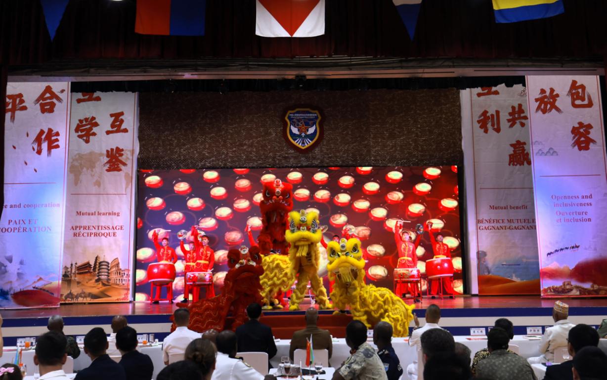 舞獅表演《金獅送?！贰Ｖ鬓k方供圖