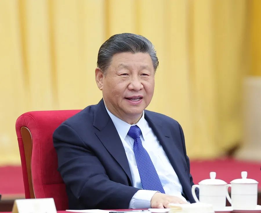 2024年3月6日，習近平看望參加全國政協(xié)十四屆二次會議的民革、科技界、環(huán)境資源界委員，并參加聯組會，聽取意見和建議。新華社發(fā)（盛佳鵬攝）