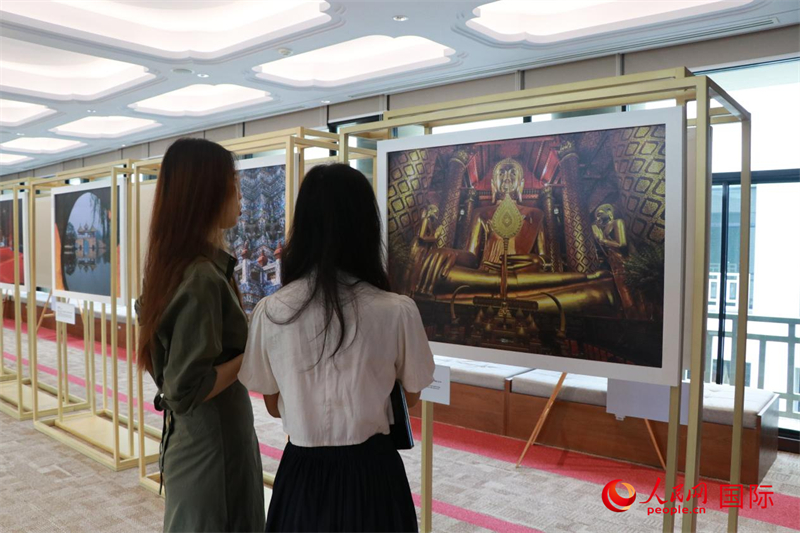 “遇見”攝影展現(xiàn)場。朱瀟逸攝