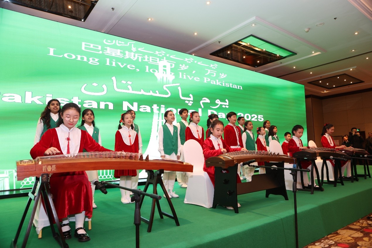 中巴兩國(guó)學(xué)生演出。巴基斯坦駐華大使館供圖