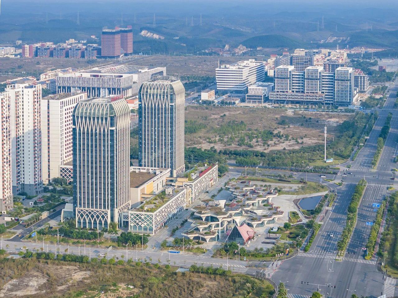 2023年11月，廣西欽州，航拍中國(guó)—馬來西亞欽州產(chǎn)業(yè)園區(qū)。