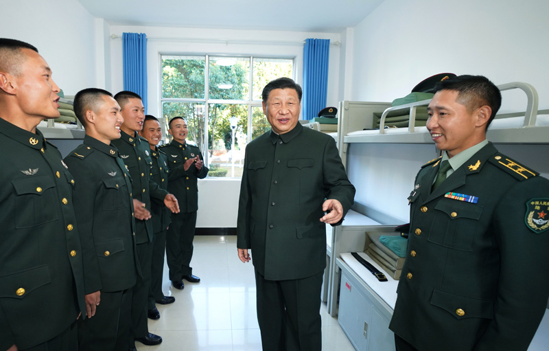 2020年1月19日，習(xí)近平主席視察駐云南部隊(duì)，深入邊防一線，看望慰問(wèn)官兵。