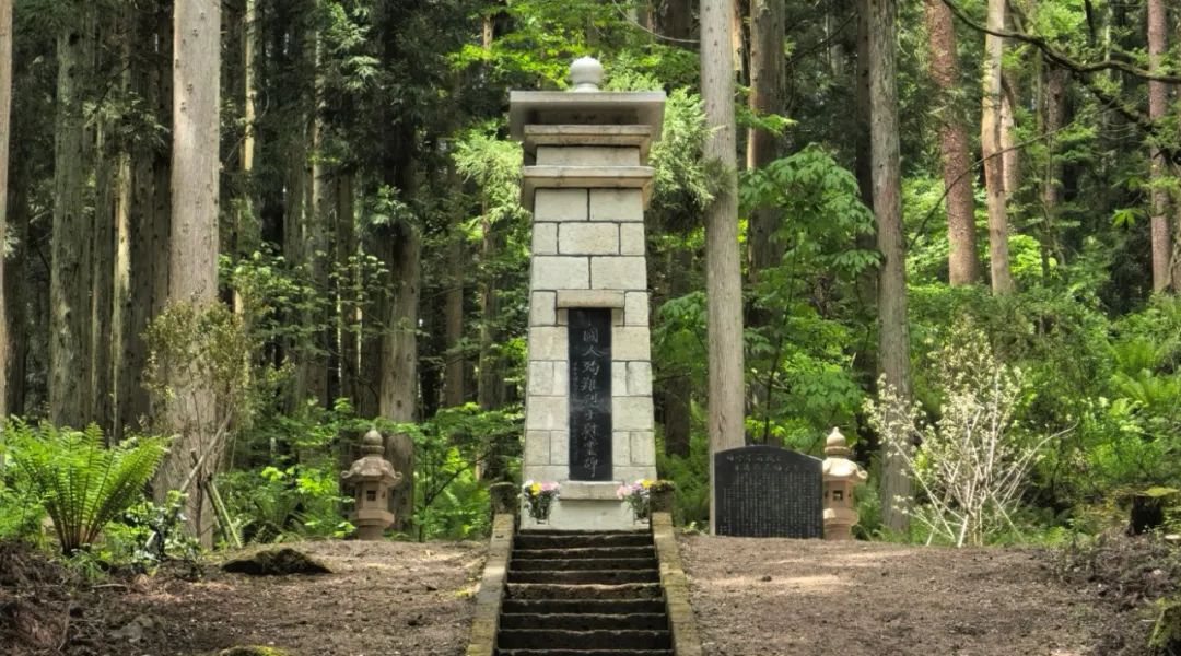 福島縣豬苗代町中國殉難勞工慰靈碑修繕完工暨植樹祭掃儀式舉行。中國駐新潟總領館供圖