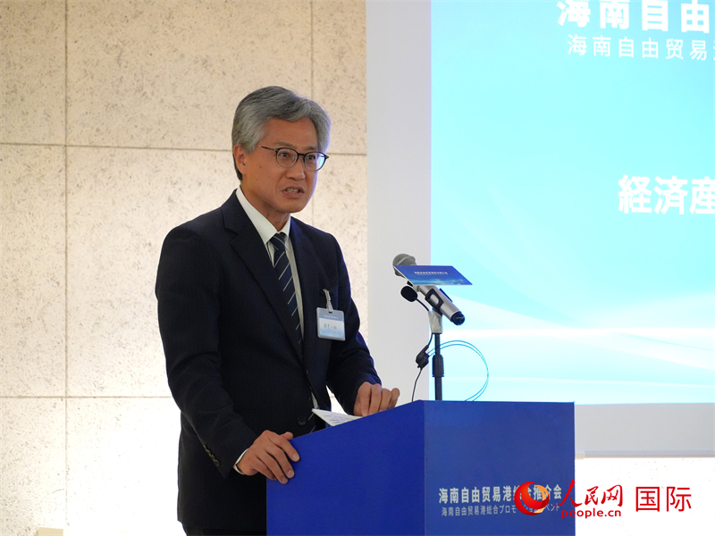 日本經(jīng)濟產(chǎn)業(yè)省通商政策局審議官田中一成致辭。人民網(wǎng) 許可攝