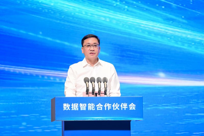 圖為河南省人民政府國(guó)有資產(chǎn)監(jiān)督管理委員會(huì)黨委委員、副主任李海峰。